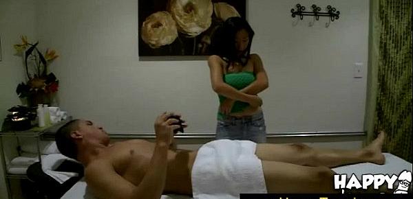  Asian masseuse gets extra money